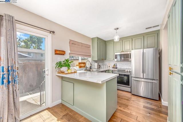 3732 Carrigan Cmn, Livermore CA: https://media.crmls.org/mediaz/6566c81b-d294-4c2a-a6bc-1a886cbfaa06.jpg