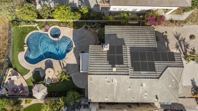 11506 Village Ridge Rd, San Diego CA: https://media.crmls.org/mediaz/656707b2-9fac-4d22-a044-15eb5618ab40.jpg