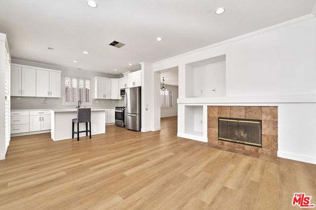 18802 Electra Court, Canyon Country CA: https://media.crmls.org/mediaz/65676168-d066-4b78-99b0-d82eaf91cb27.jpg