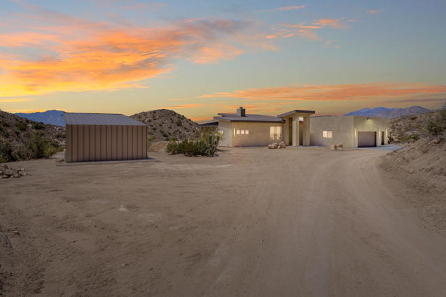 7852 Pinon Drive, Yucca Valley CA: https://media.crmls.org/mediaz/6567fd58-ce6a-4a5b-a254-46a0760f9fd0.jpg