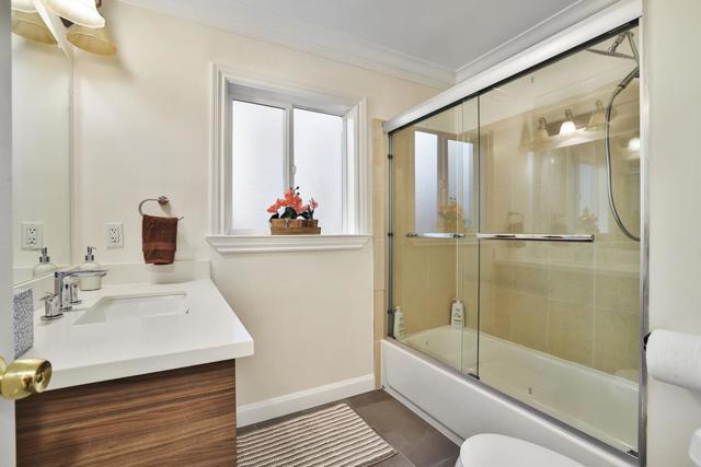 301 Channing Way, Pacifica CA: https://media.crmls.org/mediaz/656830f8-bd2d-48d7-b350-3da93260af02.jpg