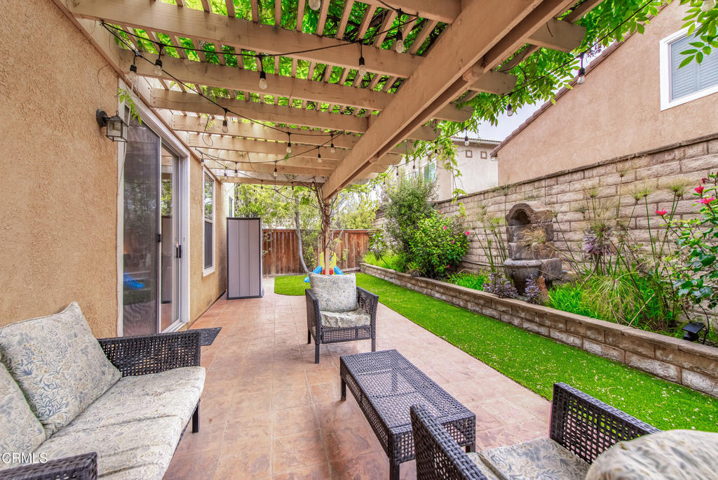 https://media.crmls.org/mediaz/65683da6-900c-4170-b7f0-46e381481586.jpg?preset=X-Large