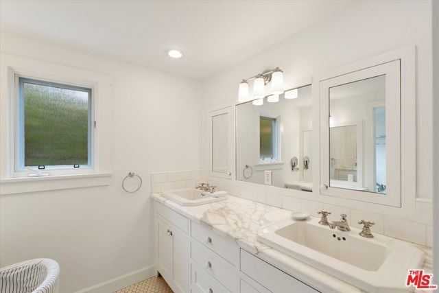 Drew Fenton | 1324 El Hito Circle Pacific Palisades CA | MLS: 7359634