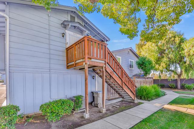563 Groth Place, San Jose CA: https://media.crmls.org/mediaz/656879fb-1b2b-44ed-8846-9f15dd8af3af.jpg