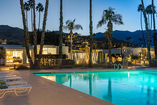 337 Westlake Terrace, Palm Springs CA: https://media.crmls.org/mediaz/65689599-0dc3-4f04-94cd-fe495751cec0.jpg