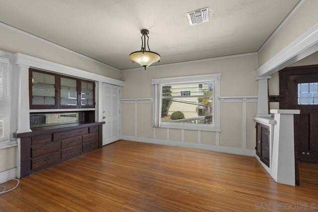 1821 25 Cypress Ave, San Diego CA: https://media.crmls.org/mediaz/6568d551-65e8-43af-890f-4cf4040d937a.jpg