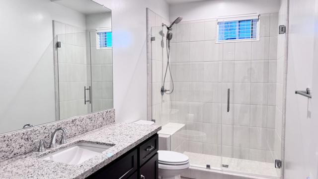 1734 Lester Avenue, Clovis CA: https://media.crmls.org/mediaz/6569011c-18a8-403c-b4eb-f1cadad9d39c.jpg
