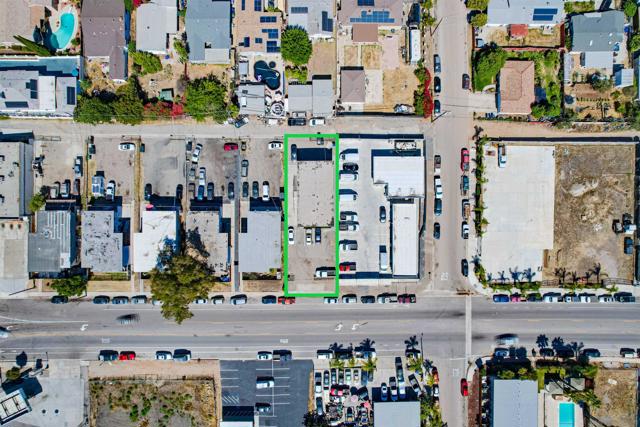 913 Grand Ave, Spring Valley CA: https://media.crmls.org/mediaz/6569798c-9c22-40ad-8eb5-72d6c38d990b.jpg