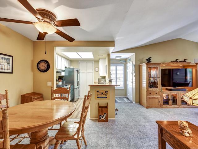 Detail Gallery Image 8 of 31 For 1091 Shadowridge Dr #114,  Vista,  CA 92081 - 2 Beds | 1 Baths