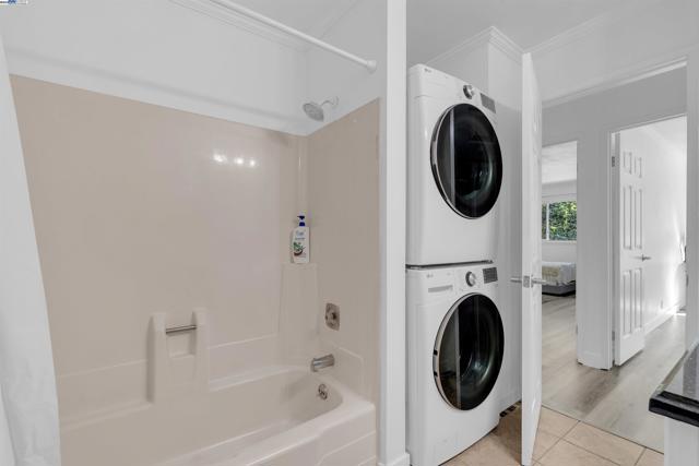 2500 Miramar Ave, Castro Valley CA: https://media.crmls.org/mediaz/656ae143-26fb-495a-b393-5f3b95ea10a2.jpg