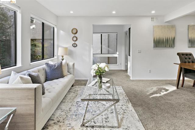Image 17 of 53 For 545 Pierce St  2207