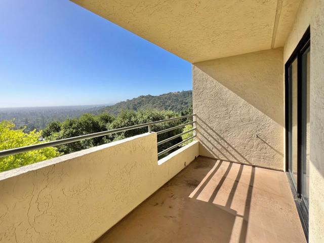 438 Portofino Drive, San Carlos CA: https://media.crmls.org/mediaz/656bcabc-9b5f-42e0-9001-ff5040cd5328.jpg