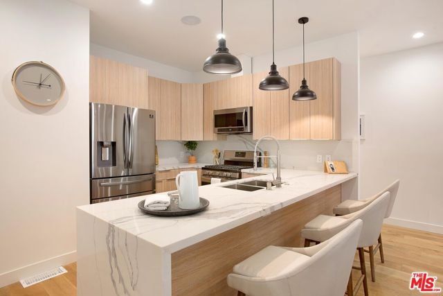418 N Stanley Avenue, Los Angeles CA: https://media.crmls.org/mediaz/656bea7f-da92-4349-8aa0-bb206b106566.jpg