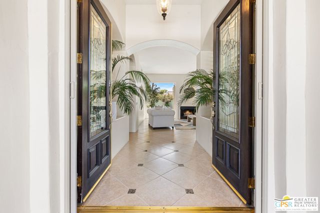 2 Via Elegante, Rancho Mirage, CA 92270