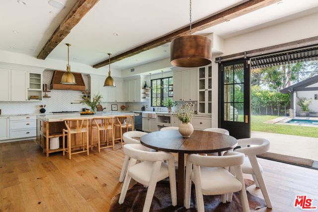11734 Huston Street, Valley Village CA: https://media.crmls.org/mediaz/656cce96-e7be-4138-b535-2c03376f48ba.jpg