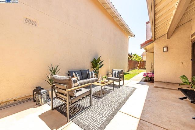 33036 Soquel St, Union City CA: https://media.crmls.org/mediaz/656cd735-95ca-446f-8c75-b13533e88589.jpg
