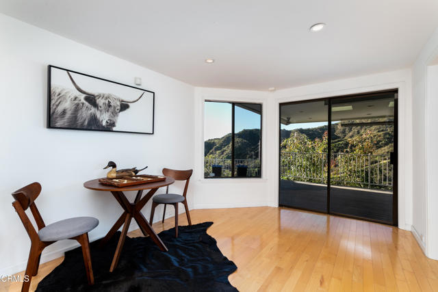 Detail Gallery Image 22 of 36 For 363 Patrician Way, Pasadena,  CA 91105 - 3 Beds | 3/1 Baths