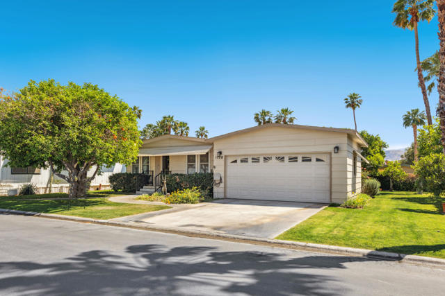 1128 Via Grande, Cathedral City CA: https://media.crmls.org/mediaz/656d2f5d-d719-4177-9ddd-94ace974237b.jpg