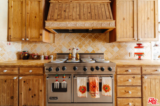 10601 Wilshire Boulevard, Los Angeles CA: https://media.crmls.org/mediaz/656e2ebd-3f29-44c3-bd21-33ba5ff09f18.jpg