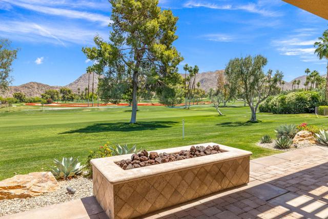 49006 Foxtail Lane, Palm Desert CA: https://media.crmls.org/mediaz/656e4d4f-da50-460d-99c2-5a1fa273b649.jpg
