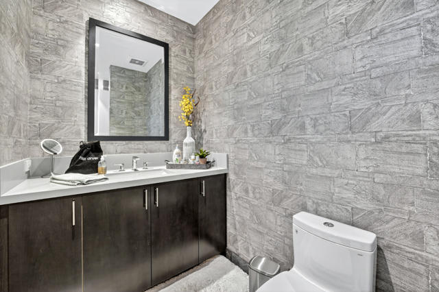 49120 Sunrose Lane, Palm Desert CA: https://media.crmls.org/mediaz/656ea4ef-4378-4e15-884b-fc8eb771a016.jpg