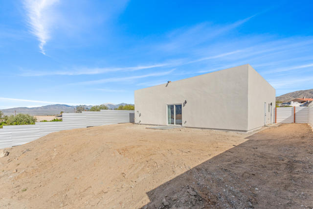 66 677 12 Th Street, Desert Hot Springs CA: https://media.crmls.org/mediaz/656fa691-0c4d-40c6-98da-5fdfecb6d89f.jpg