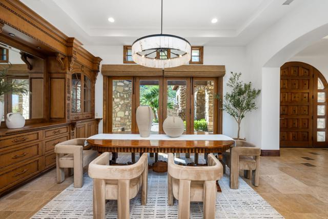 49925 Canyon View Drive, Palm Desert CA: https://media.crmls.org/mediaz/65708892-2775-4d23-914e-460c4705e7aa.jpg