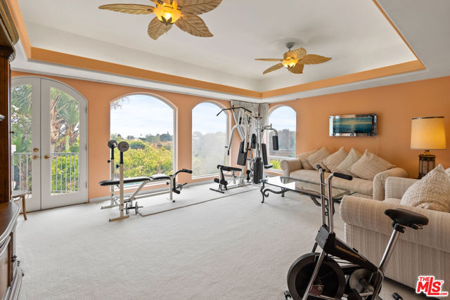 6400 Kanan Dume Road, Malibu CA: https://media.crmls.org/mediaz/6570b485-1686-4005-80f4-b7f0061a85e5.jpg