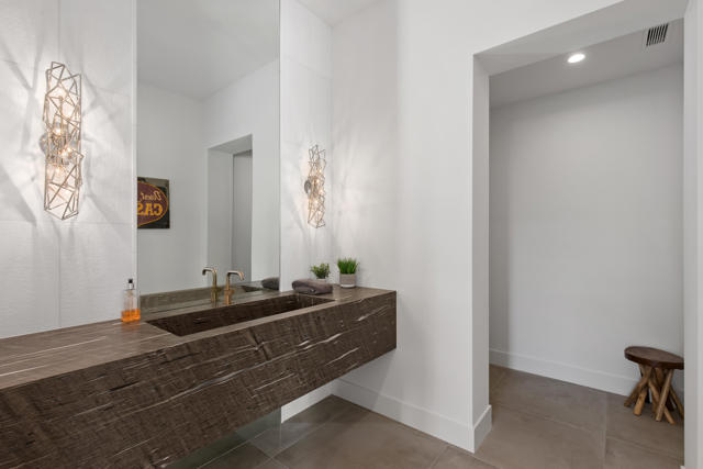 83145 N Shore Drive, Indio CA: https://media.crmls.org/mediaz/6571d7bd-fd9c-4a2a-a876-aa07a6e521c9.jpg