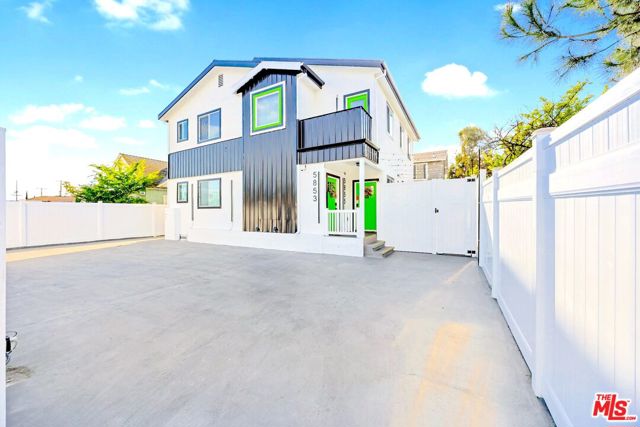 5853 Vineland Avenue, North Hollywood CA: https://media.crmls.org/mediaz/65721cff-7ae9-41ab-9c2d-287beea61707.jpg