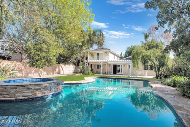 4539 Mammoth Avenue, Sherman Oaks CA: https://media.crmls.org/mediaz/65727e08-5d8c-4184-846e-ccc519778ab3.jpg