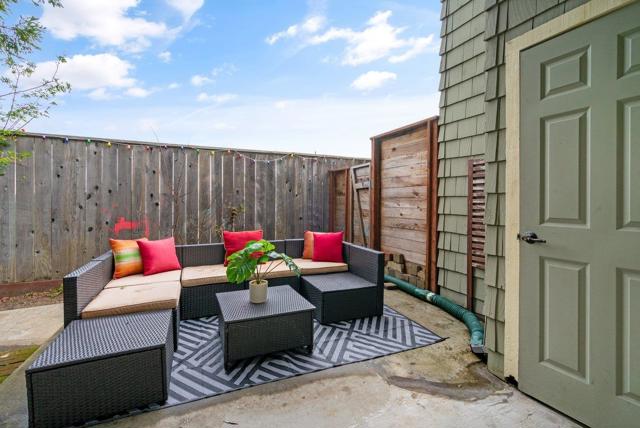 272 State Street, San Mateo CA: https://media.crmls.org/mediaz/657311a4-50f4-43fc-a7ae-74cdf36ec366.jpg