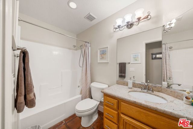 25547 Clemens Court, Stevenson Ranch CA: https://media.crmls.org/mediaz/6573af94-5577-4c08-99d0-0b5282b54a37.jpg