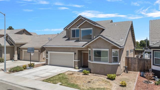 572 St Helena Drive, Newman CA: https://media.crmls.org/mediaz/6574b3d4-fb53-48e6-a1e9-72409801d7a2.jpg