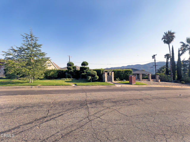 3058 Cloudcrest Road, La Crescenta CA: https://media.crmls.org/mediaz/65759b9b-ec70-401c-b098-e3b253efd091.jpg