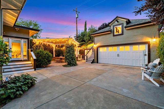190 S 15th Street, San Jose CA: https://media.crmls.org/mediaz/6575f94b-1c66-4944-85d0-ec3acc4f09f8.jpg