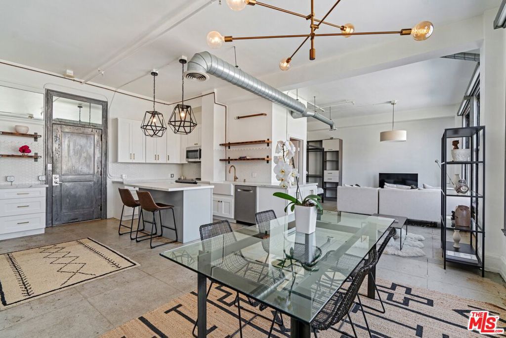 108 W 2ND Street 711, Los Angeles, CA 90012