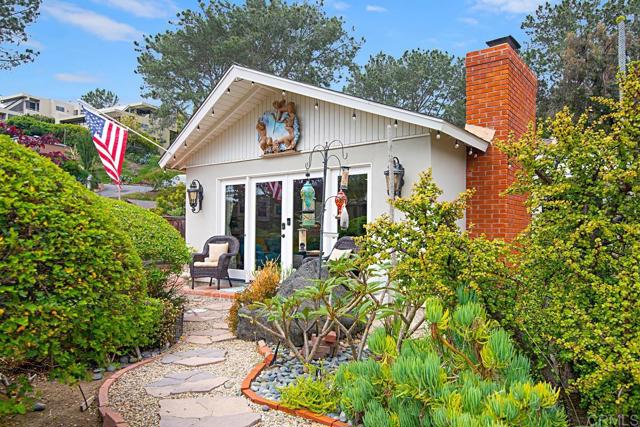Detail Gallery Image 4 of 30 For 12941 via Esperia, Del Mar,  CA 92014 - 2 Beds | 1 Baths