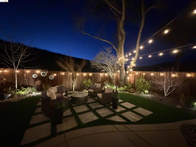 2090 Shady Creek Pl., Danville CA: https://media.crmls.org/mediaz/65775e71-13a4-498f-b6fc-3421b5a436c5.jpg