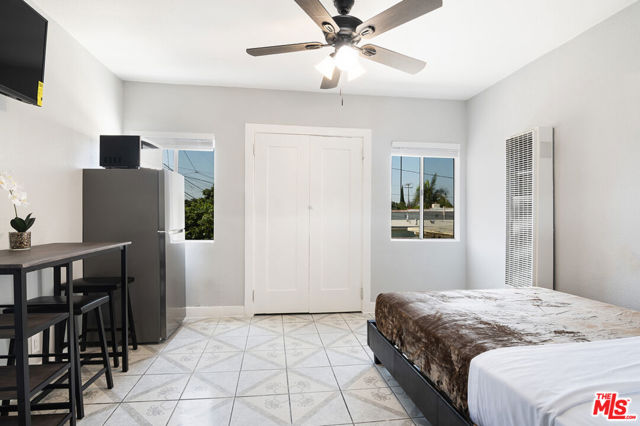 930 Fraser Avenue, Los Angeles CA: https://media.crmls.org/mediaz/65798e44-6a4c-44c8-aac5-89a6d7e3f610.jpg