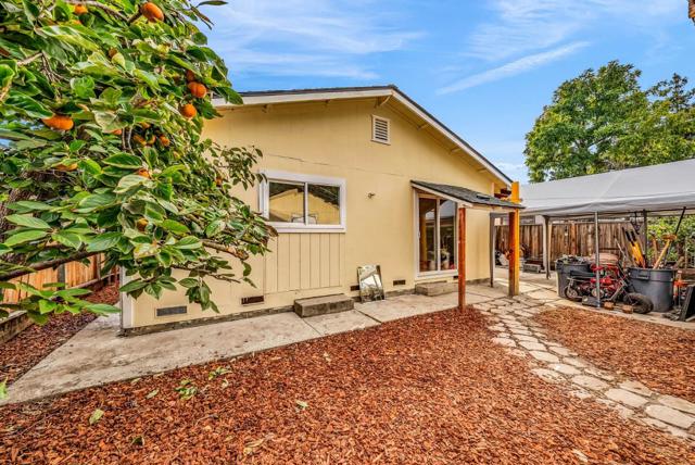 2243 COOLEY Avenue, East Palo Alto CA: https://media.crmls.org/mediaz/657a4358-e752-471a-b1a4-d30d14af6acc.jpg