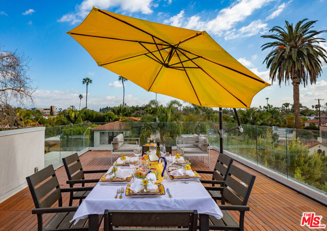 619 N Harper Avenue, Los Angeles CA: https://media.crmls.org/mediaz/657a971b-d535-4db8-9684-b8d8fbc15c55.jpg