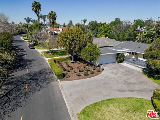 13133 Valleyheart Drive photo 4