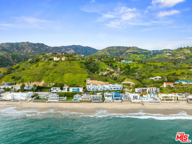 22065 Pacific Coast Highway, Malibu CA: https://media.crmls.org/mediaz/657b8733-2c6a-4311-95a0-77d042d570bc.jpg