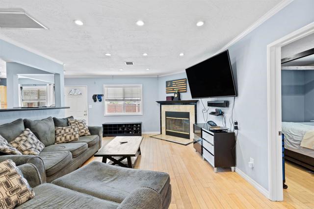 8626 Prospect Avenue, Santee CA: https://media.crmls.org/mediaz/657baa2c-4273-48e9-928f-ec9bb72bff05.jpg
