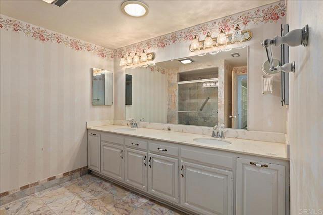 748 Old Oak Ridge, San Marcos CA: https://media.crmls.org/mediaz/657bf279-78ca-4515-a2c2-ec7db3e7fdf2.jpg