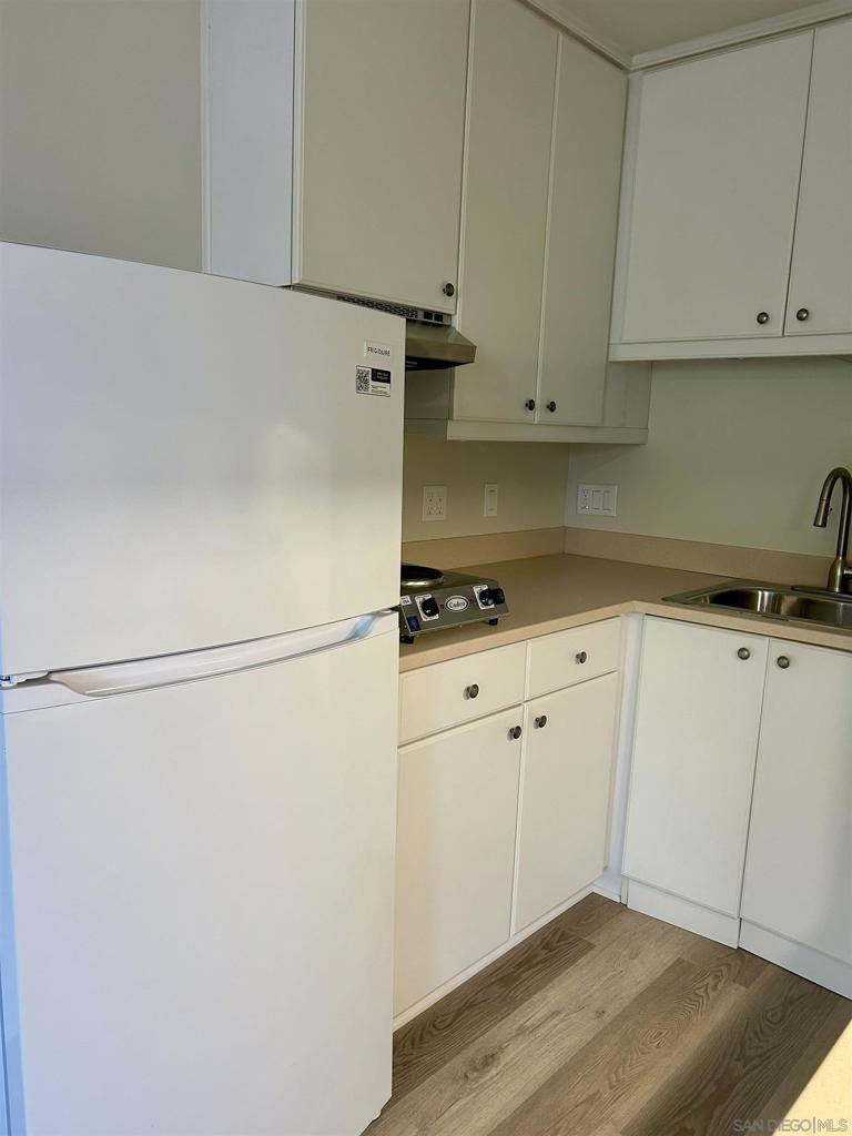 225 Melrose Ave - photo 4