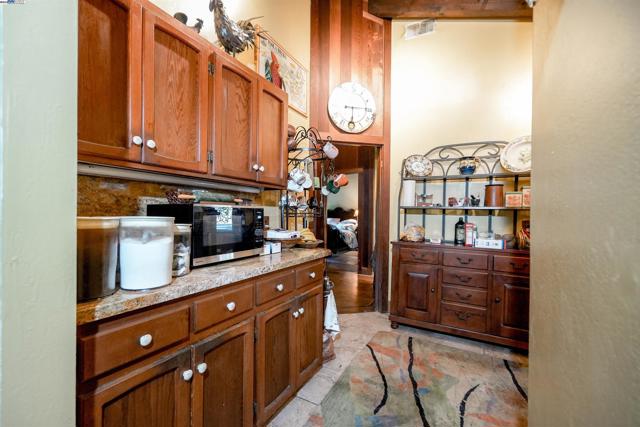 21 Red Rock Way, San Rafael CA: https://media.crmls.org/mediaz/657c3903-41d2-4b1b-8456-48c734821440.jpg