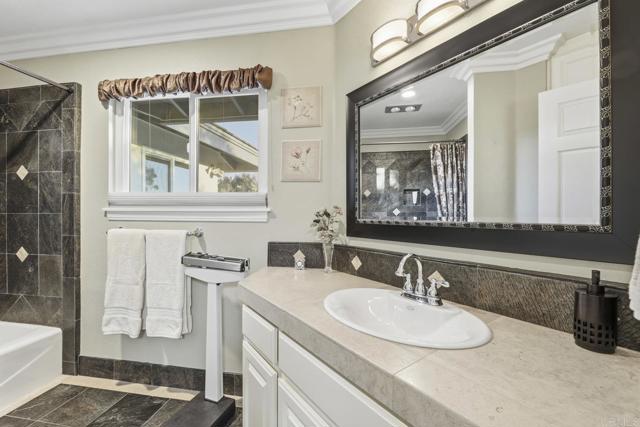 1524 Zutano Lane, Fallbrook CA: https://media.crmls.org/mediaz/657d4383-3f1c-47db-a360-e5791e9518a2.jpg