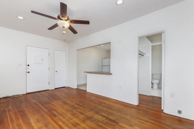 4438 44 Campus, San Diego CA: https://media.crmls.org/mediaz/657d4a44-daeb-414c-8af8-1d23bc6c4795.jpg